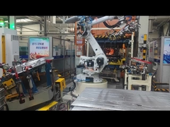 ER210-2700 Motorkappenformung mit dem Roboter ER210-2700